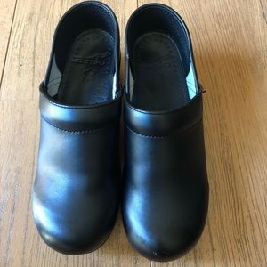 New Dansko Black comfort shoes